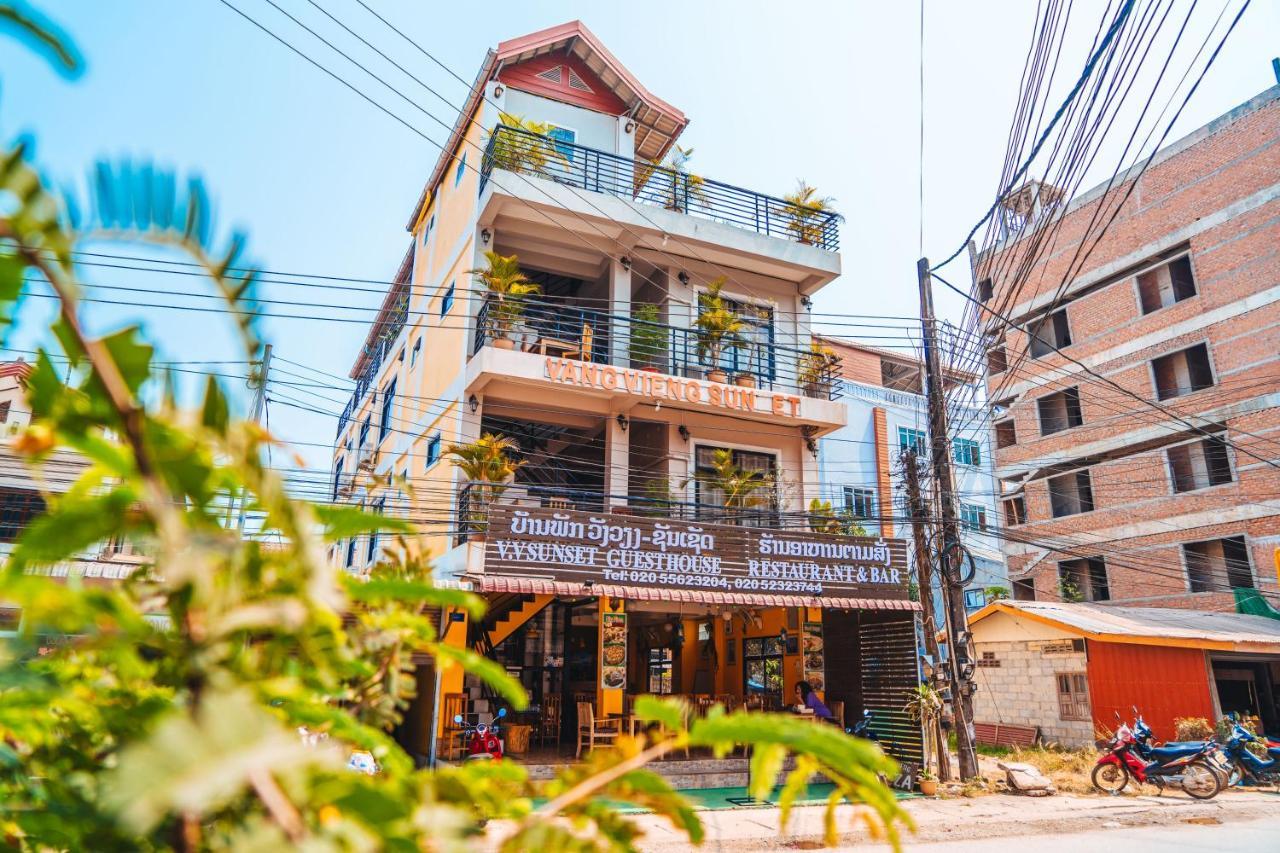 Vang Vieng Sunset Guesthouse & Restaurant Exterior photo